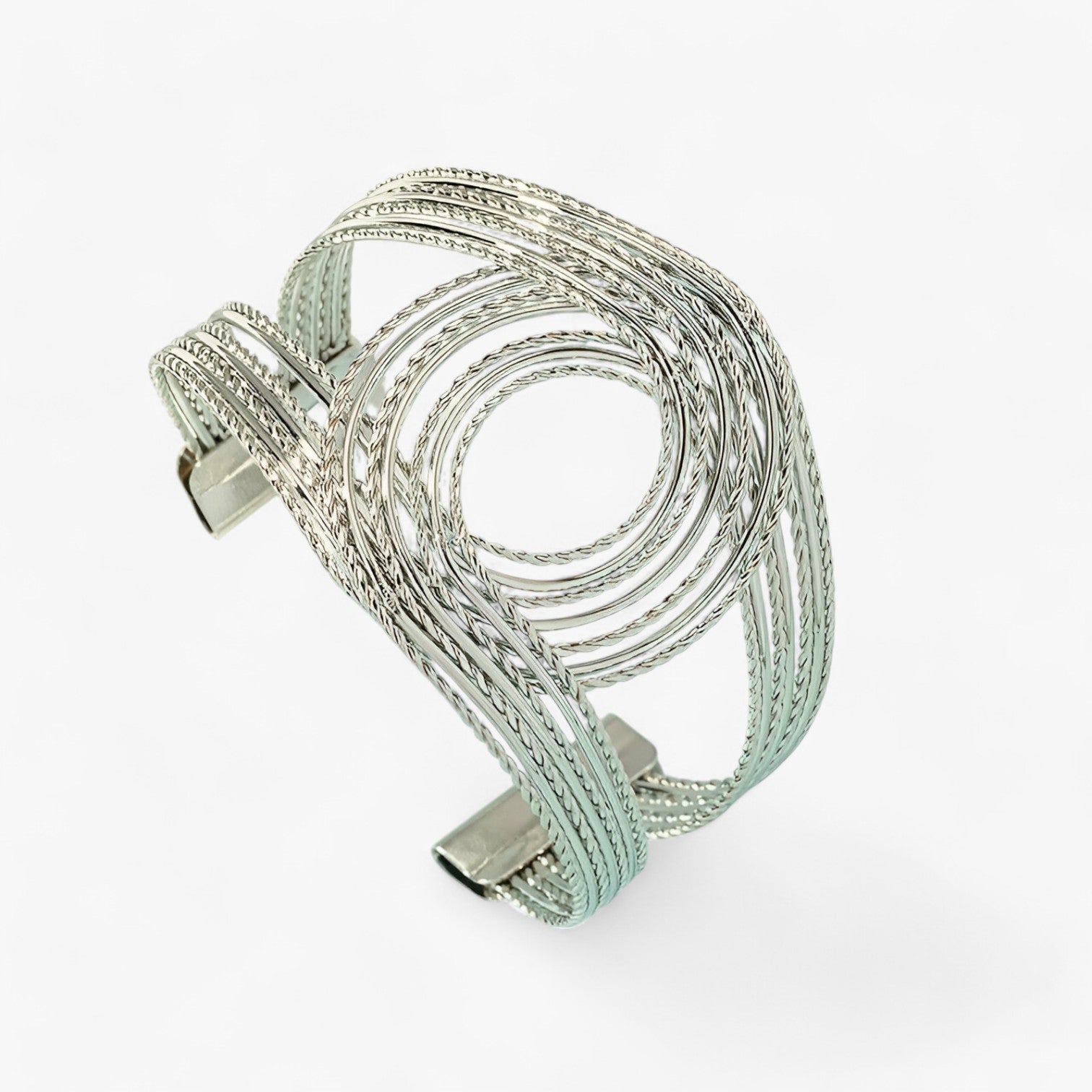 Adia | Bracciale Cuff Metallico a Doppia C Incisa – Bracciale di Tendenza per Donna - - Accessories Jewelry BRACELETS - Concept Palermo