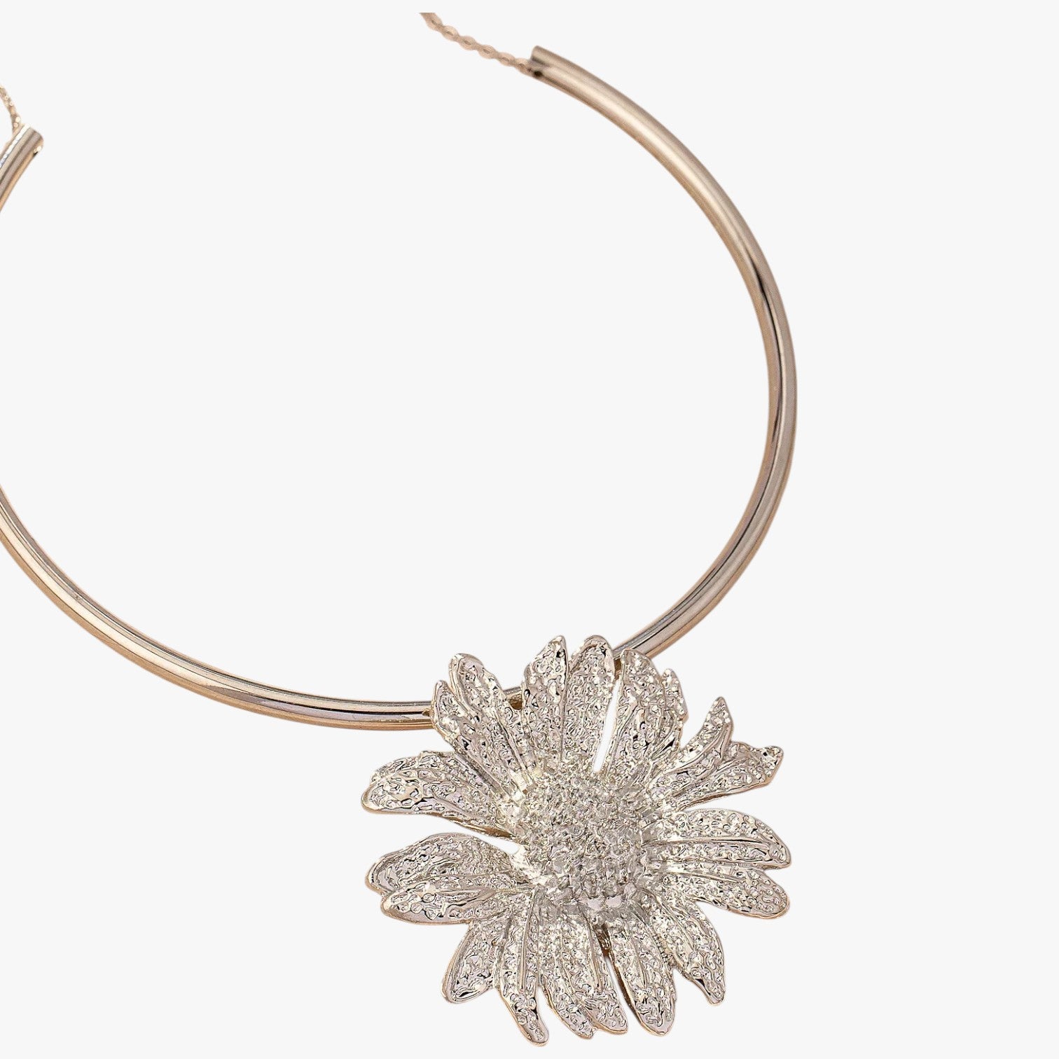 Valeria | Collana con ciondolo a forma di girasole - A - elegant womens necklaces necklace NECKLACES Necklaces for Women - Concept Palermo