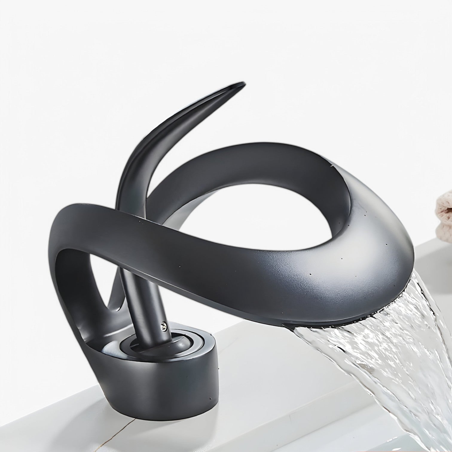 Tammy | Rubinetto a cascata – Elegante, durevole e con flusso d'acqua fluido - Nero Opaco - Home Home & Garden - Concept Palermo