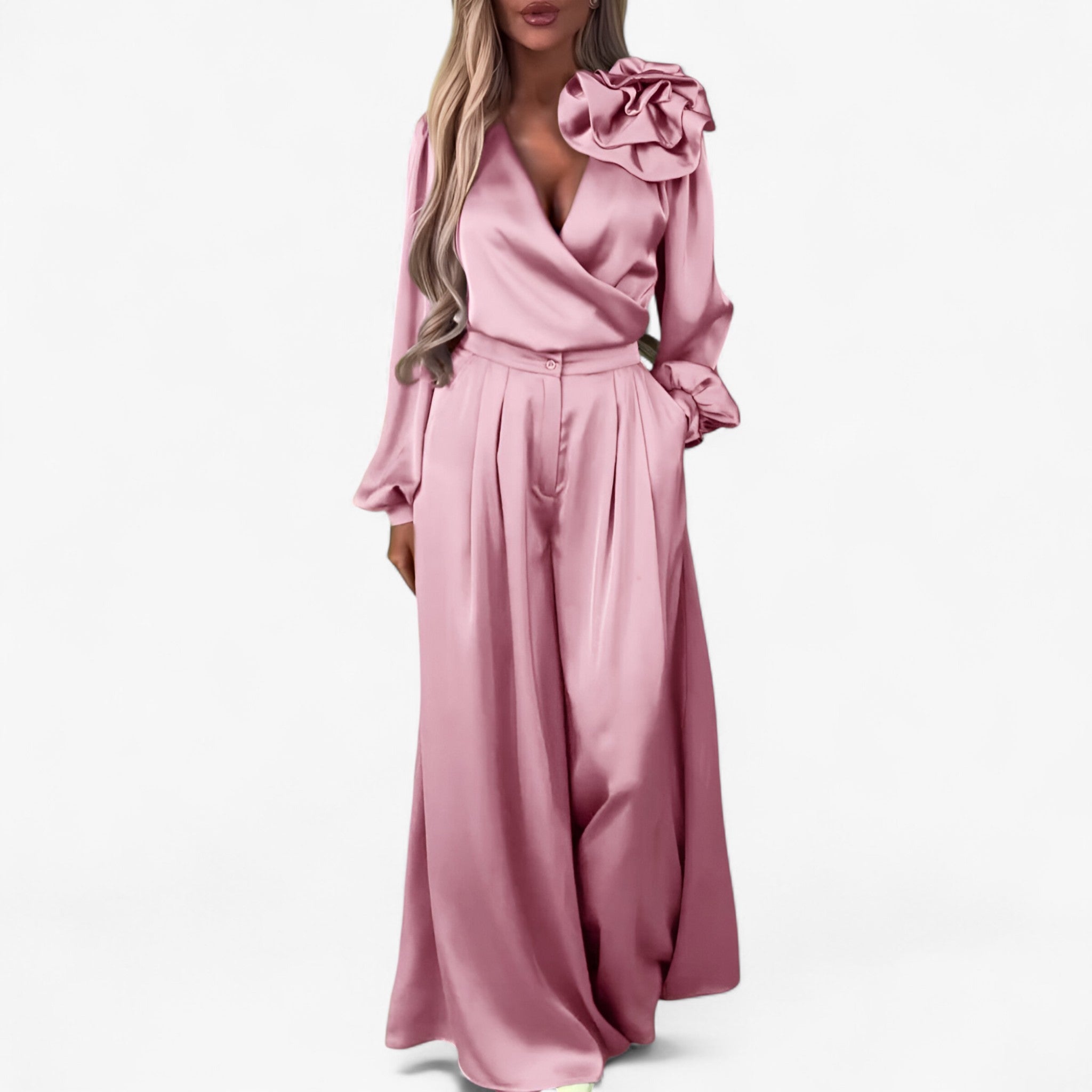 Leona | Set Donna in Poliestere con Top a V e Pantaloni Larghi - Rosa - abbigliamento casual abbigliamento versatile look femminile materiale poliestere outfit elegante pantaloni larghi set da donna taglie disponibili top scollatura a V vestiti per eventi - Concept Palermo