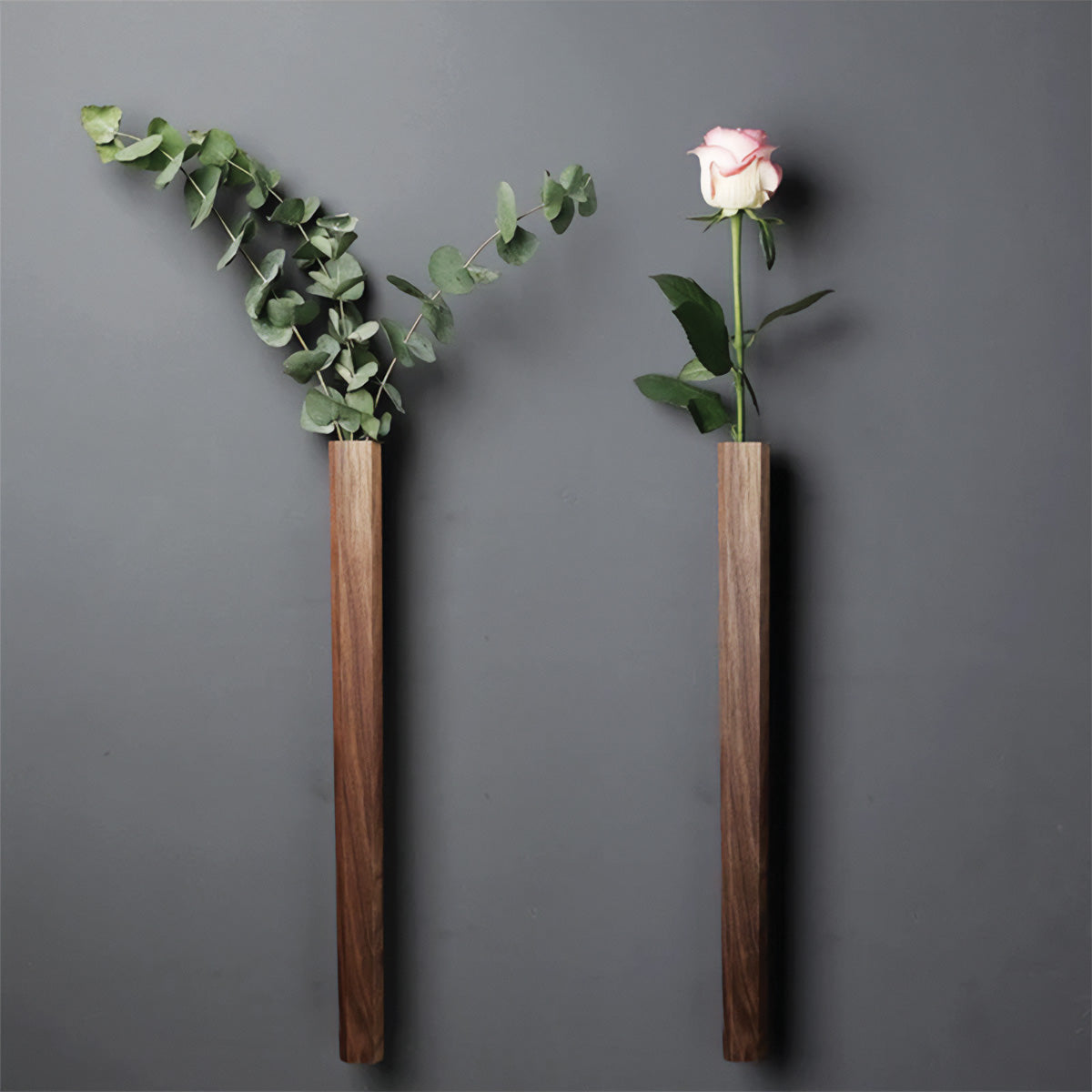 Eleganti Vasi a Flute Verticali per Fiori da Parete | Stile di Decorazione con Piante - - Decor Vases Wall decoration - Concept Palermo