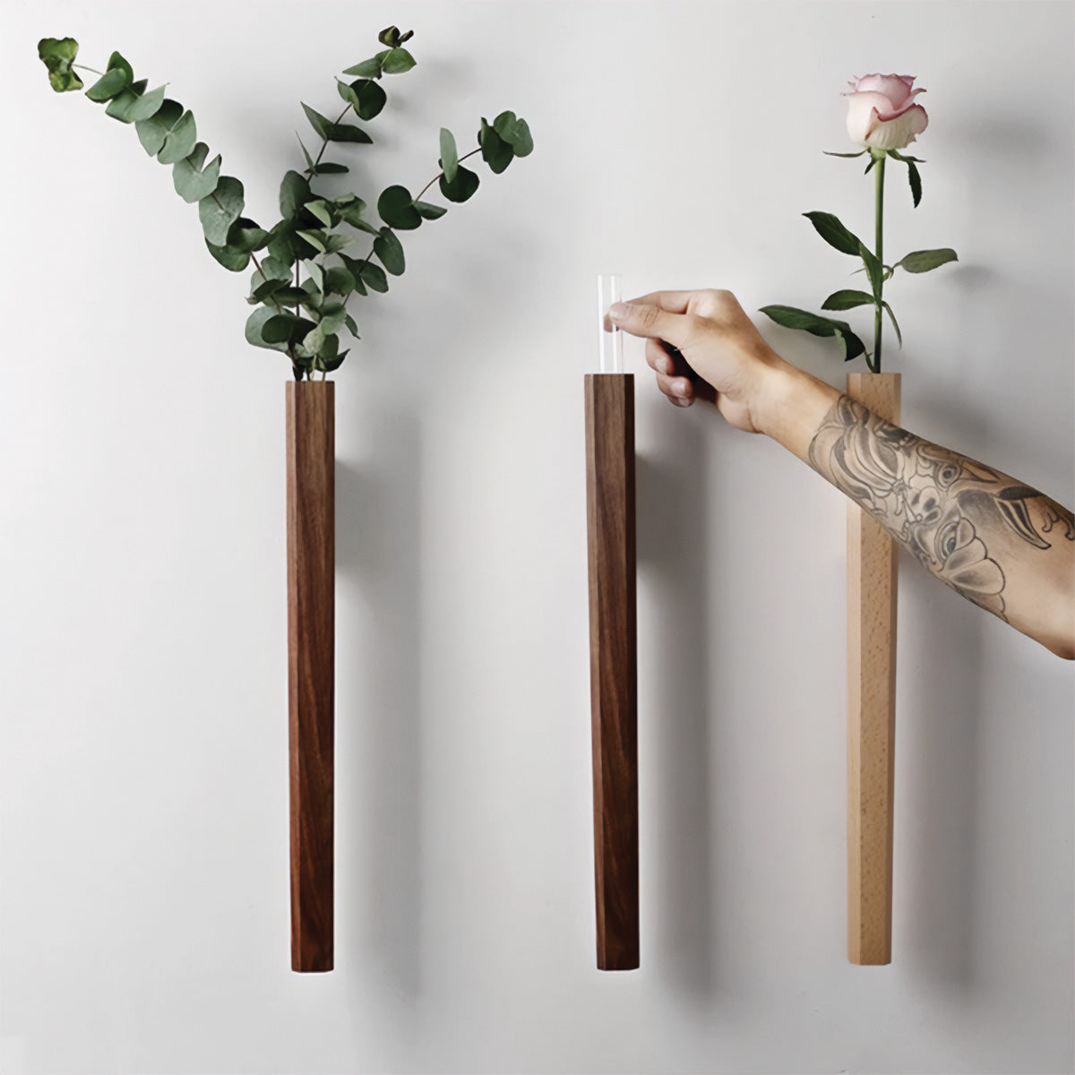 Eleganti Vasi a Flute Verticali per Fiori da Parete | Stile di Decorazione con Piante - - Decor Vases Wall decoration - Concept Palermo